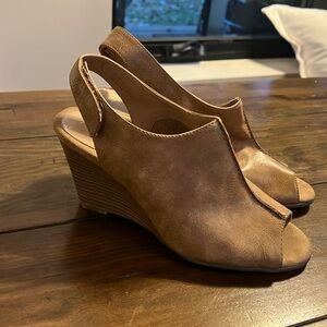 Aerosole wedges- like new! 8.5